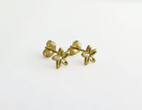 dalicate 14k gold folwer earrings