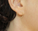 delicate 14k gold circle earrings
